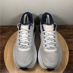 Hoka One One Size 8 Bondi 7 in Lunar Rock gray.